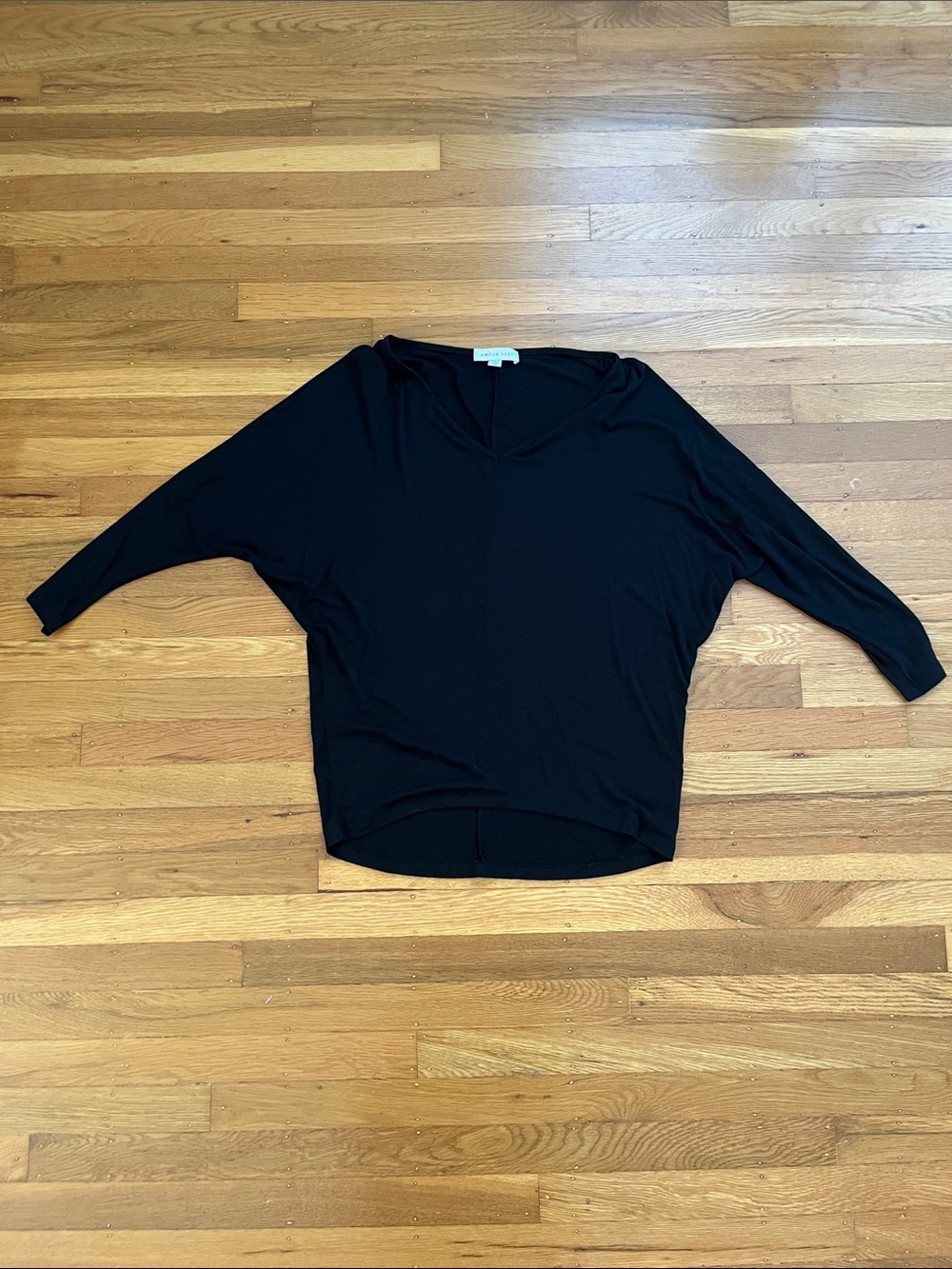 Amour Vert silky dolman sleeve top. Black. One size. Modal/spandex. $30